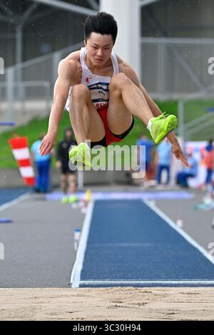 Bochum, Allemagne. 24 juillet 2025. Shu Heng, de Chine, participe à la finale masculine de saut en longueur aux Jeux mondiaux universitaires Rhin-Ruhr 2025 de la FISU à Bochum, en Allemagne, le 24 juillet 2025. Crédit : Ulrich Hufnagel/Xinhua/Alamy Live News Banque D'Images
