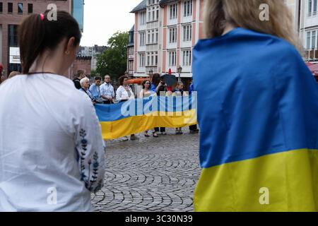 Francfort, Hesse, Allemagne. 24 juillet 2025. Des citoyens ukrainiens se rassemblent pour une manifestation pro-ukrainienne sur la place Romerberg à Francfort, en Allemagne. (Crédit image : © Matias Basualdo/ZUMA Press Wire) USAGE ÉDITORIAL SEULEMENT ! Non destiné à UN USAGE commercial ! Banque D'Images