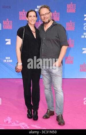 Ulrike Frank mit Ehemann Marc Schubring BEI der Premiere des Kinofilms 'Die nackte Kanone' im Kino UCI luxe East Side Gallery. Berlin, 24.07.2025 Banque D'Images