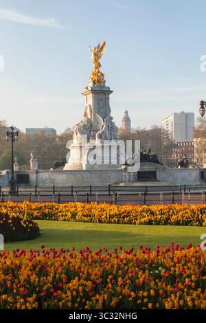 Angleterre, Londres, Queen Victoria Memorial et jardins Banque D'Images
