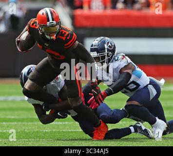 8 septembre 2019, Cleveland, OH, États-Unis : le récepteur Wide des Browns de Cleveland Odell Beckham (13 ans) est abattu après s'être précipité pour les yards après une réception pendant le premier quart-temps d'un match de football au FirstEnergy Stadium, dimanche 8 septembre 2019, à Cleveland, Ohio. (Crédit image : © TNS via ZUMA Wire) Banque D'Images