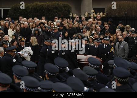 7 avril 2021, États-Unis : le cercueil de Conrad Gary, officier de police déchu de Chicago, est réalisé à la Rita de Cascia Shrine Chapel après les funérailles de Gary le 21 décembre 2018. (Crédit image : © TNS via ZUMA Wire) Banque D'Images