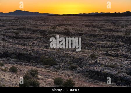 6 janvier 2021, Carrizozo, Nouveau-Mexique, États-Unis : coucher de soleil sur les champs de lave de la zone de loisirs de la Vallée des feux, Nouveau-Mexique. (Crédit image : © Jon G. Fuller/VW pics via ZUMA Wire) Banque D'Images
