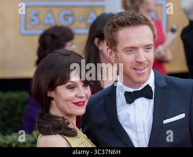16 avril 2021, Los Angeles, Californie, États-Unis : L'actrice Helen McCrory meurt chez elle après une bataille contre le cancer. Elle avait 52 ans. PHOTO DU DOSSIER : Damian Lewis et Helen McCrory lors de la 19e cérémonie annuelle Screen Actors Guild Awards qui s’est tenue au Shrine Auditorium de Los Angeles, Californie, le dimanche 27 janvier 2013. JAVIER ROJAS/PI (crédit image : © Prensa Internacional via ZUMA Wire) Banque D'Images