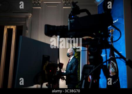 22 avril 2021, Washington, District of Columbia, États-Unis : le président Joe Biden prend la parole lors d’un sommet virtuel des leaders sur le climat, dans la salle est de la Maison Blanche, le jeudi 22 avril 2021 à Washington (image crédit : © Al Drago/CNP via ZUMA Wire) Banque D'Images