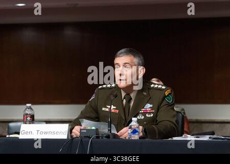 22 avril 2021, Washington, District de Columbia, États-Unis : le général Stephen Townsend, commandant du Commandement des États-Unis pour l'Afrique, comparaît devant une audience du Comité sénatorial sur les services armés pour examiner le Commandement central des États-Unis et le Commandement des États-Unis pour l'Afrique dans le cadre de l'examen de la demande d'autorisation de défense pour l'exercice 2022 et du Programme de défense des années futures, dans le bâtiment du Sénat Dirksen à Washington, DC, le jeudi 22 avril 2021. crédit : Rod Lamkey / CNP (crédit image : © Rod Lamkey - CNP/CNP via ZUMA Wire) Banque D'Images