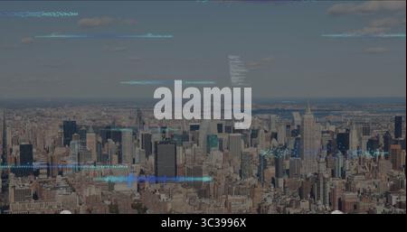 Affichage de l'horizon urbain depuis une vue aérienne avec des gratte-ciel et des flèches et des éléments de superposition numériques Banque D'Images