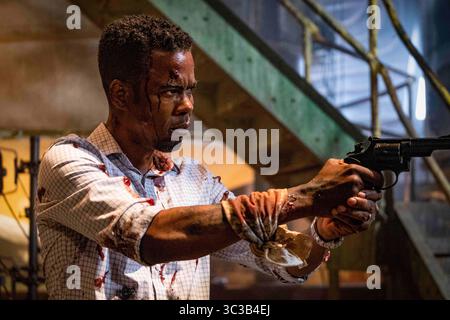 DATE DE SORTIE : 14 mai 2021 TITRE : spiral STUDIO : Lionsgate RÉALISATEUR : Darren Lynn Bousman INTRIGUE : un cerveau sadique déchaîne une forme tordue de justice en SPIRALE, le nouveau chapitre terrifiant du livre de SAW. EN VEDETTE : CHRIS ROCK dans le rôle du Det Zeke Banks. (Crédit image : © Lionsgate/Entertainment Pictures/ZUMAPRESS.com) Banque D'Images