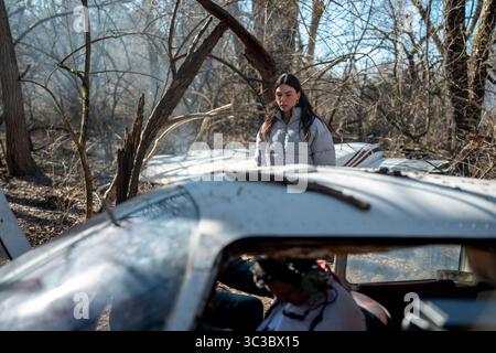 Alarum (2025)Isis Valverde dans le rôle de Bridgette Rousseau *Filmstill - usage éditorial seulement* Voir instructions spéciales. CAP/UFS image fournie par Capital Pictures Banque D'Images
