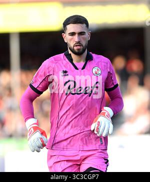 Crawley UK 25 juillet 2025 - le gardien Harvey Davies de Crawley lors du match de football amical d'avant-saison entre Crawley Town et Crystal Palace au Broadfield Stadium de Crawley : crédit Simon Dack /TPI/ Alamy Live News Banque D'Images
