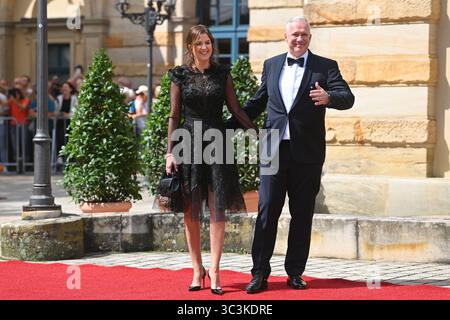 Alexander Herrmann mit Ehefrau Maxi Friedrichs. Eroeffnung der Bayreuther Richard Wagner Festspiele 2025. Roter Teppich AM 25.07.2025. Gruener Huegel, *** Alexander Herrmann avec sa femme Maxi Friedrichs ouverture du Bayreuth Richard Wagner Festival 2025 tapis rouge le 25 07 2025 Gruener Huegel, Banque D'Images
