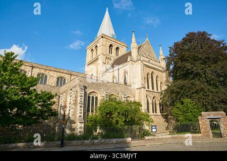 Cathédrale de Rochester, Rochester-upon-Medway, Kent, Angleterre, en été Banque D'Images