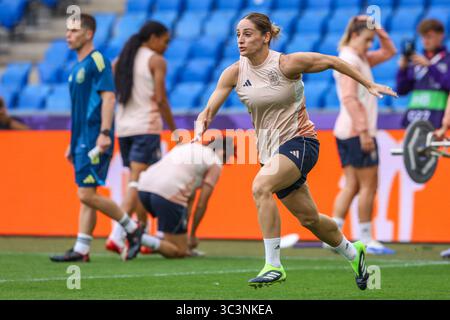Bâle, Suisse. 26 juillet 2025. BÂLE, SUISSE - JUILLET 26 : Esther Gonzalez, espagnole, court pendant la session d'entraînement précédant la finale de L'UEFA Women's EURO 2025 entre l'Angleterre et l'Espagne au Jakob-Park le 26 juillet 2025 à Bâle, Suisse. (Photo de Leiting Gao/BSR Agency) crédit : BSR Agency/Alamy Live News Banque D'Images