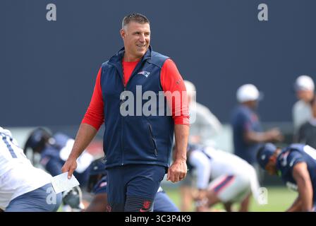 Stade Gillette. 26 juillet 2025. MA, États-Unis ; l'entraîneur-chef des Patriots de la Nouvelle-Angleterre Mike Vrabel pendant le camp d'entraînement des Patriots de la Nouvelle-Angleterre au stade Gillette. Anthony Nesmith/CSM/Alamy Live News Banque D'Images