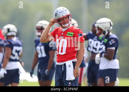 Stade Gillette. 26 juillet 2025. MA, États-Unis ; le quarterback des Patriots de la Nouvelle-Angleterre Drake Maye (10 ans) pendant le camp d'entraînement des Patriots de la Nouvelle-Angleterre au stade Gillette. Anthony Nesmith/CSM/Alamy Live News Banque D'Images