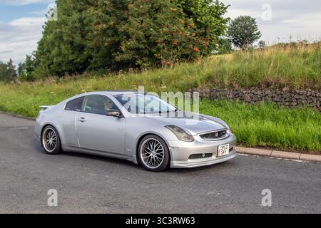 2003 Silver Skyline Coupe 2003 350GT car Coupe essence 3490 cc ; at the Wheels Up North Weekender vintage classique et haute performance, collectionneurs et passionnés salon de l'automobile, Crooklands, Kendal, Royaume-Uni Banque D'Images