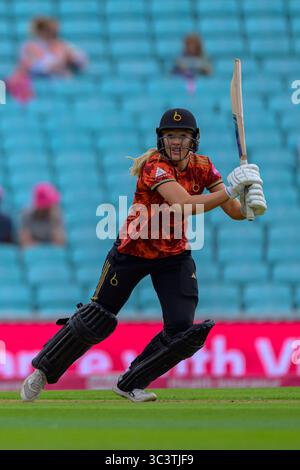 Londres, Royaume-Uni. 27 juillet 2025. Kia Oval, Londres juillet 27 2025 Sarah Glenn (3 The Blaze) pendant le match T20 Vitality Blast entre les Blaze vs Bears Women au Kia Oval à Londres, Angleterre (Keeran Marquis/SPP) crédit : SPP Sport Press photo. /Alamy Live News Banque D'Images