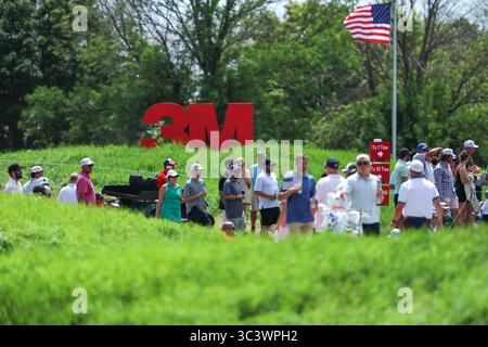 Blaine, Minnesota, États-Unis. 27 juillet 2025. Les spectateurs regardent près du 9e trou lors de la ronde finale du 3M Open 2025 à TPC Twin Cities le 27 juillet 2025 à Blaine, Minnesota. Steven Garcia-CSM/Alamy Live News Banque D'Images