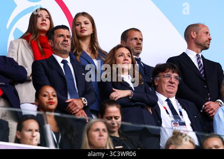 Bâle, Suisse. 27 juillet 2025. BÂLE, SUISSE - JUILLET 27 : Infanta Sofía d'Espagne, Leonor, Princesse des Asturies, Aleksander Ceferin, Président de l'UEFA, Prince William lors de la finale de L'UEFA Women's EURO 2025 entre l'Angleterre et l'Espagne au Jakob-Park le 27 juillet 2025 à Bâle, Suisse. (Photo de Leiting Gao/BSR Agency) crédit : BSR Agency/Alamy Live News Banque D'Images