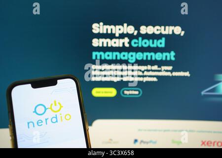 Roosendaal, pays-Bas - 27 juillet 2025 : un téléphone portable affichant le logo de Nerdio, une plate-forme de gestion cloud pour les MSP et les entreprises, avec Banque D'Images