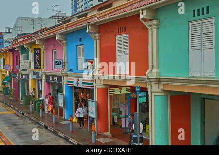 Bâtiments colorés dans le quartier Kampong Glen du centre-ville de Singapour Banque D'Images