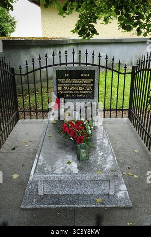 Kudowa Zdroj, Zakrze, Dolnoslaskie, Polska, à Kudowa-Zdrój il y avait une branche du camp de concentration allemand de Gross-Rosen, appelée FAL Sackisch. Prisonniers : principalement des femmes juives de Pologne, Hongrie, République tchèque et Yougoslavie. Prisonniers de guerre italiens dans le camp de Sackisch, le prisonnier Luigi Baldan, les prisonniers étaient employés à l'usine Vereinigte Deutsche Metallwerke (VDM), qui produisch, qui produisait des pièces d'avions. Camp de concentration appelé Stimegalcheid, Kazalz, Kierwicz, Kiel. Banque D'Images
