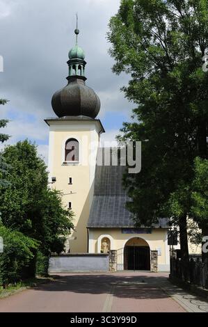 Kudowa Zdroj, Zakrze, Dolnoslaskie, Polska, à Kudowa-Zdrój il y avait une branche du camp de concentration allemand de Gross-Rosen, appelée FAL Sackisch. Prisonniers : principalement des femmes juives de Pologne, Hongrie, République tchèque et Yougoslavie. Prisonniers de guerre italiens dans le camp de Sackisch, le prisonnier Luigi Baldan, les prisonniers étaient employés à l'usine Vereinigte Deutsche Metallwerke (VDM), qui produisch, qui produisait des pièces d'avions. Camp de concentration appelé Stimegalcheid, Kazalz, Kierwicz, Kiel. Banque D'Images