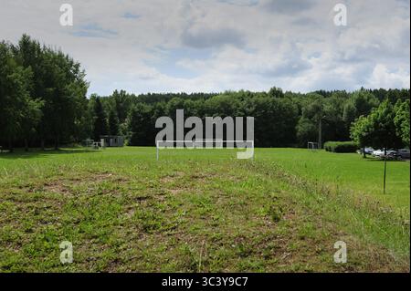 Kudowa Zdroj, Zakrze, Dolnoslaskie, Polska, à Kudowa-Zdrój il y avait une branche du camp de concentration allemand de Gross-Rosen, appelée FAL Sackisch. Prisonniers : principalement des femmes juives de Pologne, Hongrie, République tchèque et Yougoslavie. Prisonniers de guerre italiens dans le camp de Sackisch, le prisonnier Luigi Baldan, les prisonniers étaient employés à l'usine Vereinigte Deutsche Metallwerke (VDM), qui produisch, qui produisait des pièces d'avions. Camp de concentration appelé Stimegalcheid, Kazalz, Kierwicz, Kiel. Banque D'Images