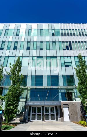 CALGARY, CANADA - 30 MAI 2025 : Bibliothèque Riddell à l'Université Mount Royal à Calgary, Alberta, Canada. L'université a été fondée en 1910 et a un St Banque D'Images
