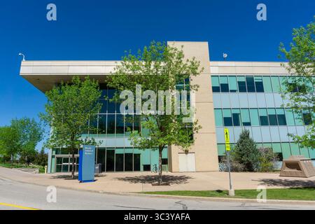 CALGARY, CANADA - 30 MAI 2025 : Bissett School of Business de l'Université Mount Royal à Calgary, Alberta, Canada. L'université a été fondée en 1910 a Banque D'Images