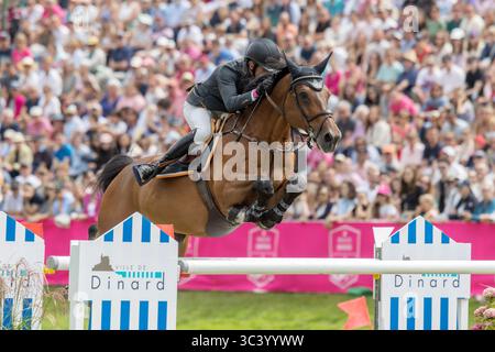 Dinard, France. 27 juillet 2025. Harrie Smolders et Mr Tac, 2ème place lors du Jumping International de Dinard 2025, CSI 5 Equestre le 27 juillet 2025 au Centre Equestre du Val Porée à Dinard, France - photo Damien Kilani/DK Prod/DPPI crédit : DPPI Media/Alamy Live News Banque D'Images
