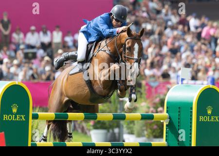 Dinard, France. 27 juillet 2025. Aaron Vale et Carissimo 25, 1ère place lors du Jumping International de Dinard 2025, CSI 5 Equestre le 27 juillet 2025 au Centre Equestre du Val Porée à Dinard, France - photo Damien Kilani/DK Prod/DPPI crédit : DPPI Media/Alamy Live News Banque D'Images