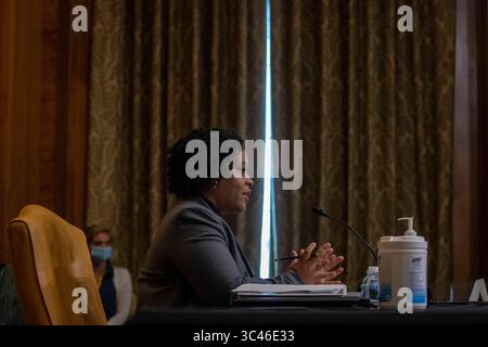 8 juin 2021, Washington, District de Columbia, États-Unis : la directrice intérimaire du Bureau de la gestion et du budget, Shalanda Young, témoigne lors de l'audition de la Commission du budget du Sénat pour examiner la demande de budget proposée par le Président Bidenâ pour l'exercice 2022 au Capitole à Washington, DC, États-Unis, 08 juin 2021 (image crédit : © Shawn Thew - Pool via CNP/CNP via ZUMA Wire) Banque D'Images