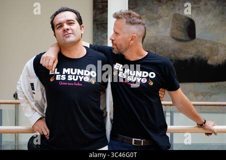 5 juin 2021, Malaga, Espagne : L'acteur Alfonso Sanchez (à gauche) et Alberto Lopez (à droite) assistent à la conférence de presse et à la présentation de 'El Mundo es suyo 2' pendant le Festival de Malaga 2021. (Crédit image : © Francis Gonzalez/SOPA images via ZUMA Wire) Banque D'Images