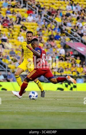 Samedi 30 juin 2018 : L'attaquant du Real Salt Lake Joao Plata (10 ans) tente de tirer le ballon devant le milieu de terrain du Columbus Crew SC Artur (7 ans) dans la seconde moitié du match entre le Real Salt Lake et le Columbus Crew SC au stade MAPFRE, à Columbus OH. ..crédit photo obligatoire : Dorn BYG/Cal Sport Media. ..Columbus Crew SC 2 - Real Salt Lake 1(crédit image : &copy ; Dorn BYG/CSM via ZUMA Wire) Banque D'Images
