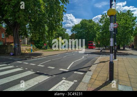 En regardant vers le sud Town Hall Approach Rd, Tottenham, Londres N15 4RY Banque D'Images