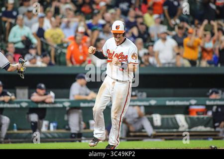 10 juillet 2018 : Caleb Joseph (36 ans), le receveur des Orioles de Baltimore, franchit la barre des places pour battre les Yankees de New York en 9e place à Camden Yards à Baltimore, Maryland. Les Yankees battent les Orioles 6-5. Jonathan Huff/CSM(image de crédit : &copy ; Jonathan Huff/CSM via ZUMA Wire) Banque D'Images