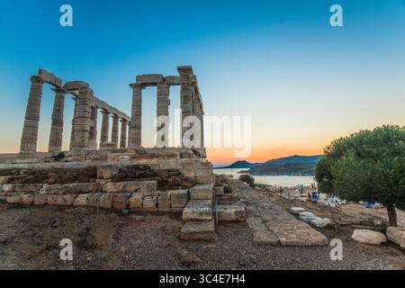 Cap Sounion : coucher de soleil au Temple de Poséidon. Grèce. Banque D'Images