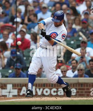 21 juillet 2018 - Chicago, il, USA - Ben Zobrist (18), deuxième joueur des Chicago Cubs, se bat pour un simple en cinquième manche contre les Louis Cardinals dans le premier match d'une double tête au Wrigley Field samedi 21 juillet 2018, à Chicago. (Crédit image : © John J. Kim/TNS via ZUMA Wire) Banque D'Images