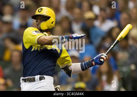 24 août 2018 : Milwaukee Brewers Short stop Orlando Arcia #3 en action lors du match de baseball de la Ligue majeure entre les Brewers de Milwaukee et les Pirates de Pittsburgh au Miller Park à Milwaukee, WISCONSIN. John Fisher/CSM(image de crédit : &copy ; John Fisher/CSM via ZUMA Wire) Banque D'Images
