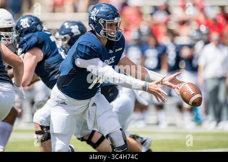 1er septembre 2018 : le quarterback des Rice Owls Jackson Tyner (14 ans) lance la balle dans un run back au cours du 2e quart-temps d'un match de football NCAA entre les Cougars de Houston et les Rice Owls au Rice Stadium de Houston, Texas. Houston a gagné le match 45 à 27...Trask Smith/CSM(Credit image : &copy ; Trask Smith/CSM via ZUMA Wire) Banque D'Images
