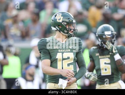 1 septembre 2018 - Waco, États-Unis - Baylor porte le quarterback Charlie Brewer (12 ans) en action lors d'un match de football de la NCAA entre l'Université Baylor et l'Université chrétienne Abilene le samedi 1er septembre 2018 à Waco, Texas. (Crédit image : © Scott Coleman/ZUMA Wire) Banque D'Images