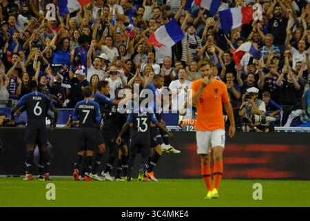 9 septembre 2018 - Saint Denis, Seine Saint Denis, France - joie de l'équipe de France après le but d'OLIVIER GIROUD lors du match de l'UEFA Nations League entre la France et les pays-Bas au stade de France à St Denis - France..la France a gagné 2-1 (crédit image : © Pierre Stevenin/ZUMA Wire) Banque D'Images