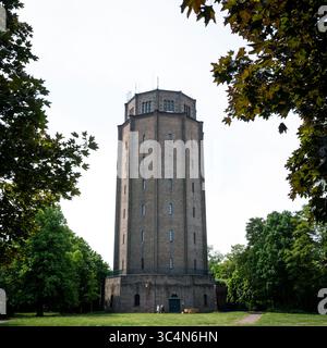 Le château d'eau (Wasserturm Süd) à Halle sud (Saale), Saxe-Anhalt, Allemagne. Banque D'Images