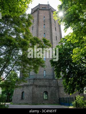 Le château d'eau (Wasserturm Süd) à Halle sud (Saale), Saxe-Anhalt, Allemagne. Banque D'Images