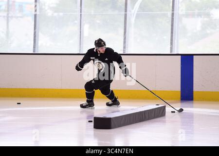 11 septembre 2018 : le centre des Boston Bruins Noel Acciari (55) patine pendant le camp d'entraînement des Boston Bruins au Warrior Ice Arena à Brighton Mass. Eric Canha/CSM(image de crédit : &copy ; Eric Canha/CSM via ZUMA Wire) Banque D'Images
