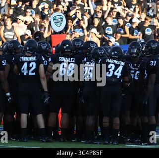 15 septembre 2018 : 15 septembre 2018 : les fans des Buffalo Bulls lors d'un timeout dans la première moitié du match de football de la NCAA entre les Eastern Michigan Eagles et Buffalo Bulls à l'UB Stadium à Amherst, New York Buffalo a battu Eastern Michigan 35-28 pour améliorer leur record à 3-0 pour la première fois en tant que programme FBS. (Nicholas T. LoVerde/Cal Sport Media)(image de crédit : &copy ; Nicholas T. Loverde/CSM via ZUMA Wire) Banque D'Images