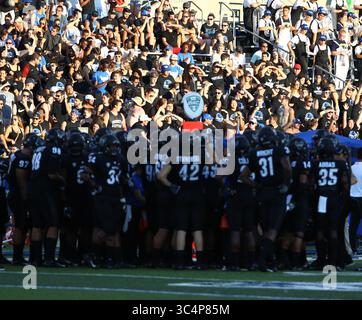 15 septembre 2018 : les fans des Buffalo Bulls lors d'un timeout dans la première moitié du match de football de la NCAA entre les Eastern Michigan Eagles et Buffalo Bulls au UB Stadium à Amherst, New York. Buffalo a battu Eastern Michigan 35-28 pour améliorer leur record à 3-0 pour la première fois en tant que programme FBS. (Nicholas T. LoVerde/Cal Sport Media)(image de crédit : &copy ; Nicholas T. Loverde/CSM via ZUMA Wire) Banque D'Images