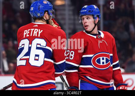 19 septembre 2018 : le défenseur des Canadiens de Montréal Mike Reilly (28) s'entretient avec le défenseur des Canadiens de Montréal Jeff Petry (26) lors du match de pré-saison des Panthers de la Floride au Centre Bell à Montréal, Québec. David Kirouac/CSM(image de crédit : &copy ; David Kirouac/CSM via ZUMA Wire) Banque D'Images