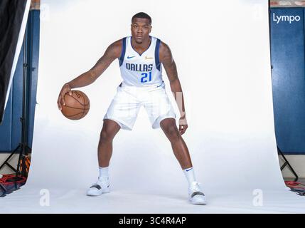 21 septembre 2018 : L'attaquant Jalen Jones #21 des Dallas Mavericks pose lors de la Journée des médias Dallas Mavericks qui s'est tenue à l'American Airlines Center à Dallas, Texas (crédit image : &copy ; Albert Pena/CSM via ZUMA Wire) Banque D'Images